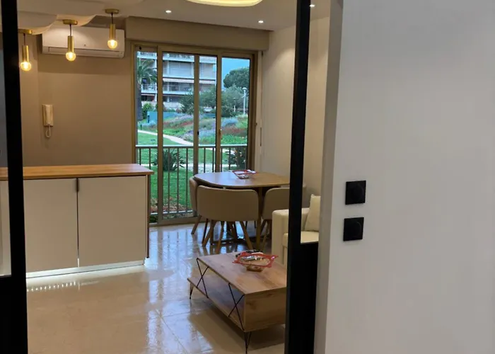 2 Pieces Centre Juan Moderne Avec Piscine Tennis *