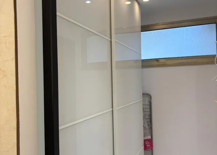 2 Pieces Centre Juan Moderne Avec Piscine Tennis *