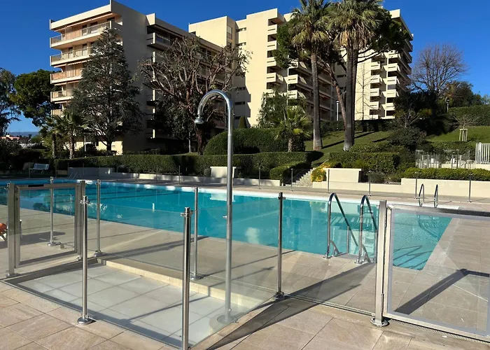 2 Pieces Centre Juan Moderne Avec Piscine Tennis * Antibes